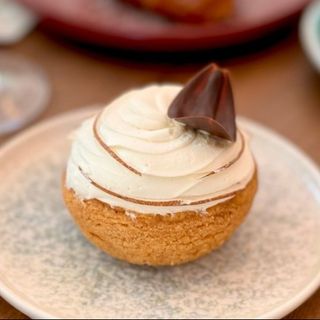 1 бр Еклер Магнолия (120 гр)