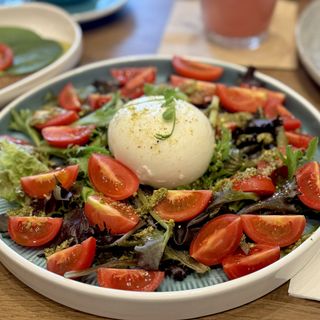 Салата Бурата с чери домати (315 гр)