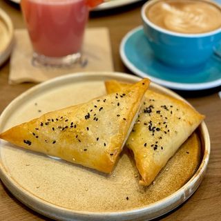 Банички със спанак и сирене (130 гр)