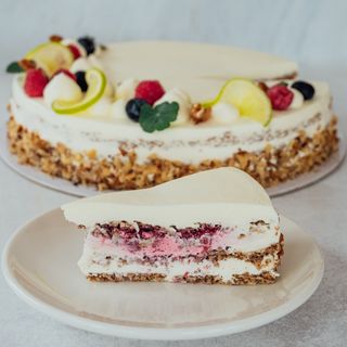 Парче торта Малинова /кето/ (120 гр)