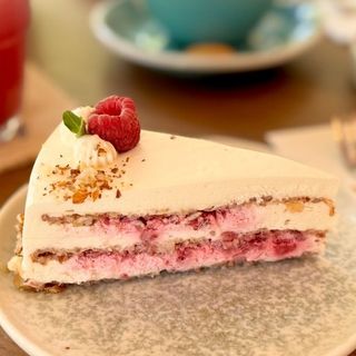 Цяла торта Малина - 8 парчета