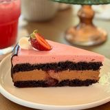 Парче торта Шоколад и череши (140 гр)