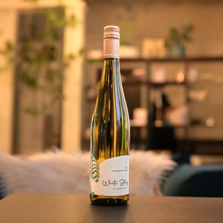 Вино White Story Врачански мискет (750мл)