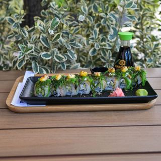 Екзотична ролка със Змиорка и Лаврак (8бр 260г)