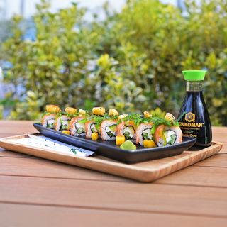 Екзотична ролка със Скариди и Сьомга (8бр 260г)