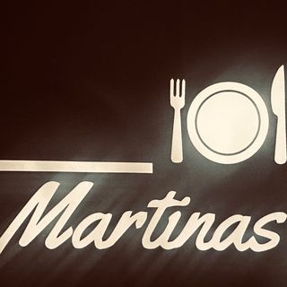 Свински гърди с уеджис картофи и лютеница 350 гр.