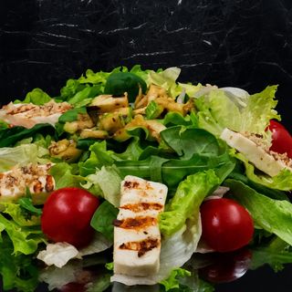 Салата Халуми (300г)