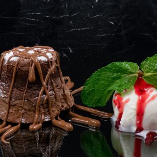 Лава кейк със сладолед (150г)