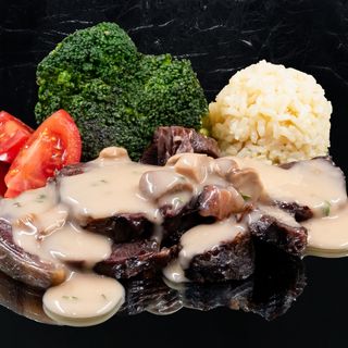 Бавно печен телешки джолан на фурна