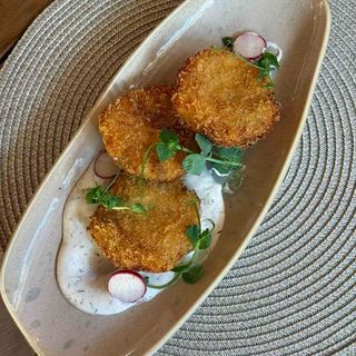 Картофени кюфтенца с млечен сос (280гр.)