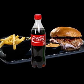 Бургер с дърпано свинско 400 гр. + Подарък Кока Кола 0.500 мл.