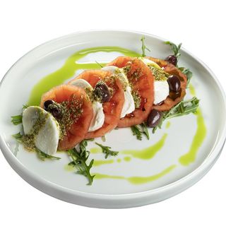 НОВО Салата Капрезе 300гр