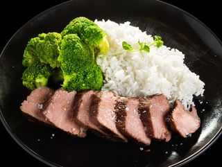 Фитнес Телешки филенца с броколии басмати (490гр.)