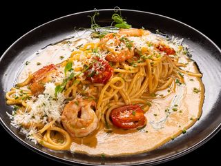 Паста със скариди и биск (300гр.)