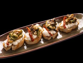 Брускети с маринована тиквичка (150гр.)