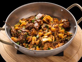 Тиганче с телешко месце, шкембе и език (250гр.)