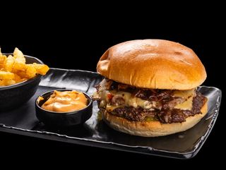 Дабъл телешки чийзбургер (550гр)