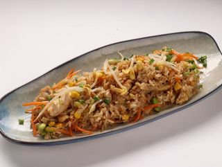 Азиатски ориз с пилешко филе (300гр.)