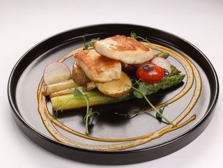 Филе Нилски костур с аспержи (350гр.)