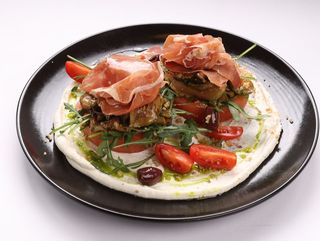 Градинска салата с прошуто (300гр.)