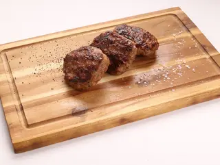 Домашни свински кюфтета на жар (200гр.)