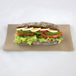 Чиабата с яйце и авокадо (250г)