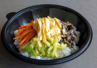 Зеленчуков бибимбап (300г)