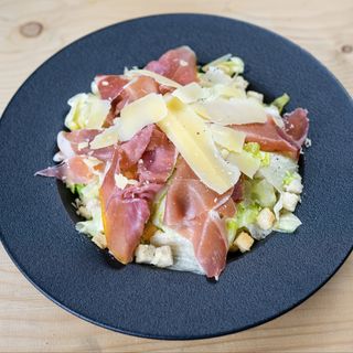 Салата Цезар с Прошуто (300 гр)