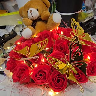 Сввтеща кутия със сапунени рози