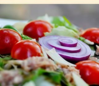 Салата Айсберг с рукола, риба тон и пармезан (400г)