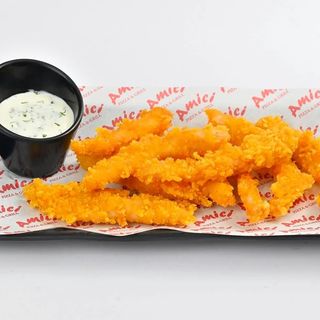 Пилешки пръчици с корнфлейкс и чеснов сос (250г)