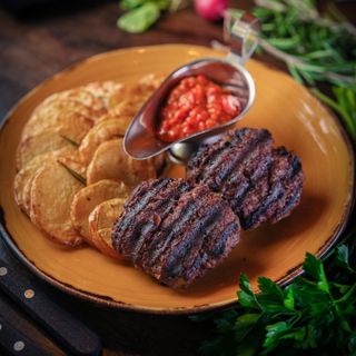 ТЕЛЕШКИ КЮФТЕТА С ПЕЧЕНИ КАРТОФИ ОТ КАЛЕТО / KALETO BEEF PATTIES WITH ROASTED POTATOES 430гр