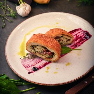 ХРУПКАВО ПРЯСНО СИРЕНЕ СЪС СУШЕНИ ДОМАТИ И БОСИЛЕК/ CRISPY FRESH CHEESE WITH SUN-DRIED TOMATOES AND BASIL 270гр.