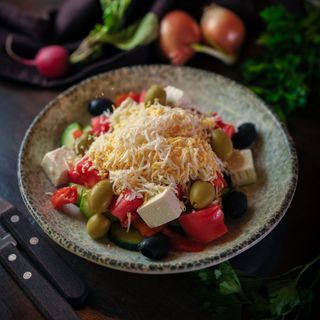САЛАТА ТИП „ОВЧАРСКА“/ SHEPHERD’SSTYLE SALAD 400гр.