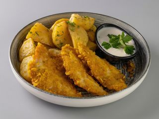 ХРУПКАВИ ПИЛЕШКИ ФИЛЕНЦА С КАРТОФИ СОТЕ И МЛЕЧЕН СОС