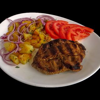 Свински врат с гарнитура