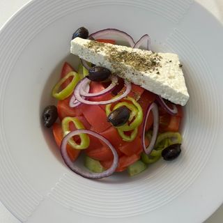 Гръцка салата (400г)