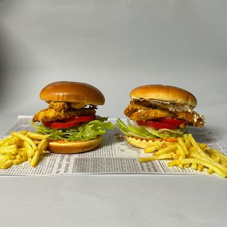 Бургер с хрупкаво пиле за двама