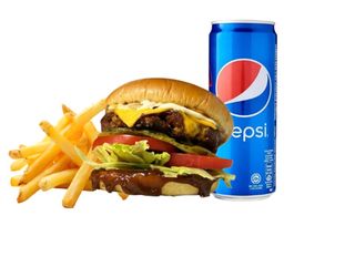 Телешки чийзбургер, картофки и Pepsi