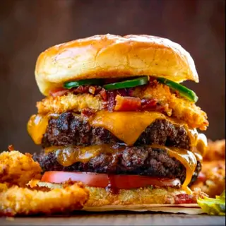 Double Sweet BBQ Onion Ring Bacon Burger с картофки(400г)