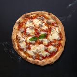 Пица с Италианска Салсича