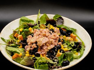 Салата с риба тон (250г)