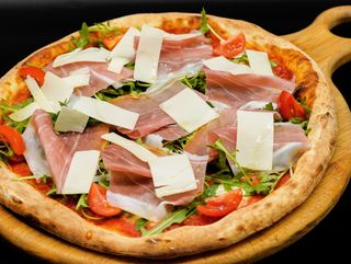 Пица Крудо 450 гр.