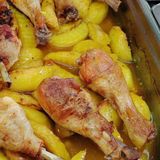 Печено пилешко бутче с картофи - 400 гр.