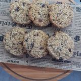 Овесени бисквити със сушени плодове и ядки