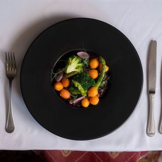 Черен ориз с билки