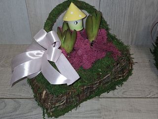 Кошница със зюмбюли