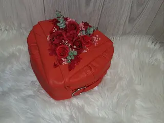 Кожено сърце с цветя