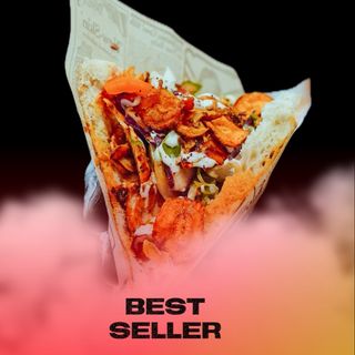 DÖNERMAN Original  Дюнерът, с който всичко започна – хрупкава питка, идеален баланс от месо, зеленчуци и сос.