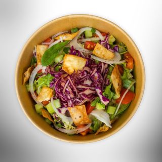 Салата Fattoush с лаваш